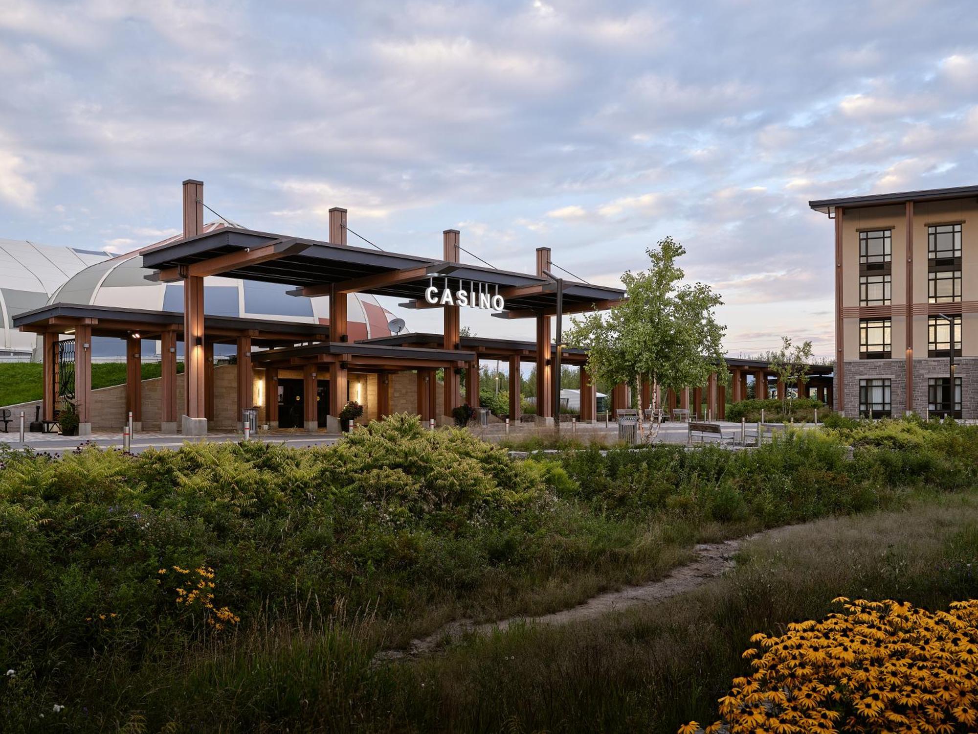 Great Blue Heron Hotel Port Perry Exterior foto